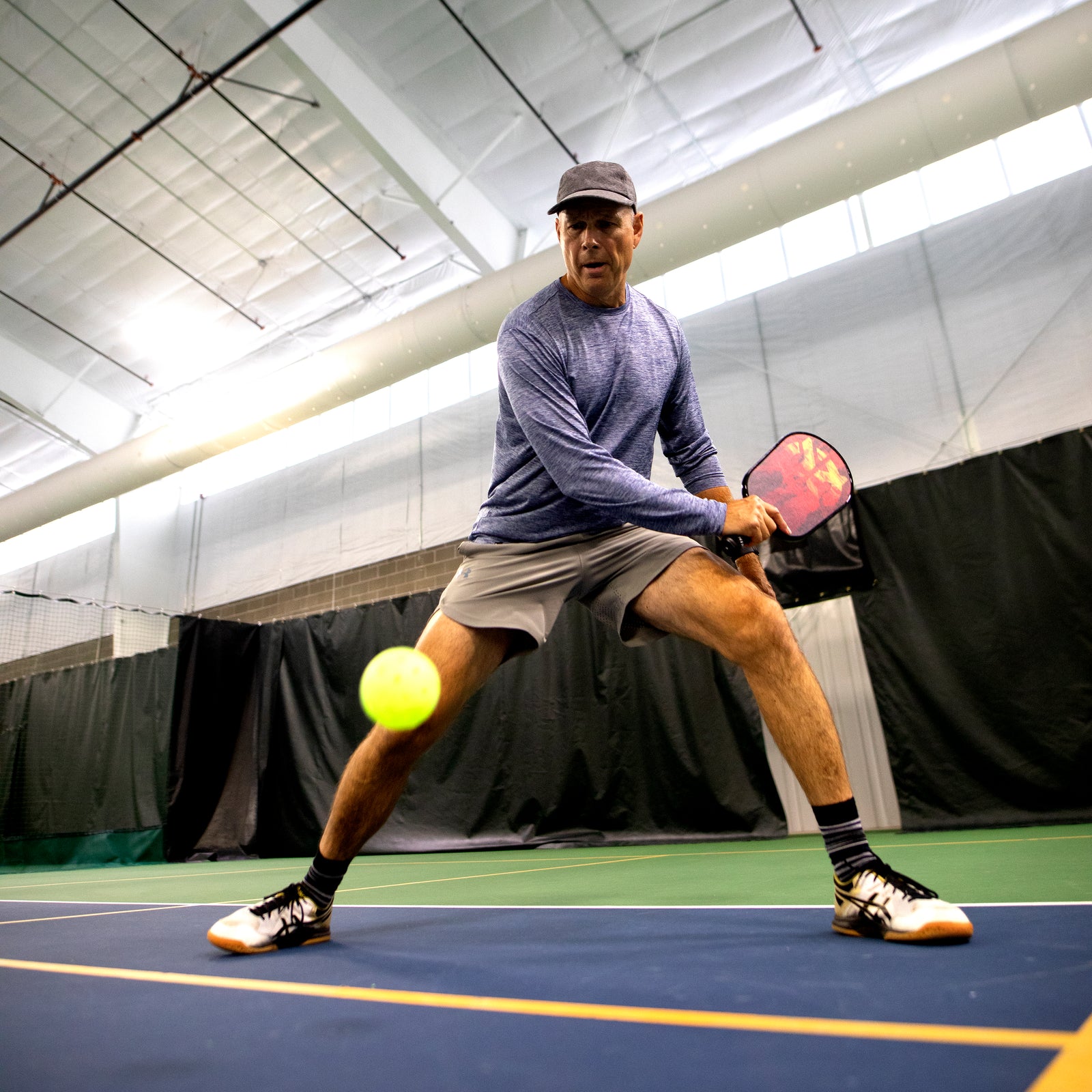 KZ5011-RED_Onix_Lifestyle_2020